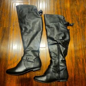 Black knee high flat boots 6.5